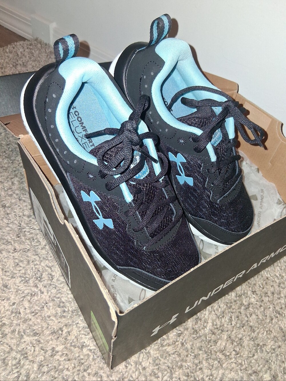 New! Women's Under Armour Tennis Shoes, Size 8